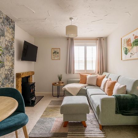 Villa Squirrel Bank, With A Hot Tub & Parking Bowness-on-Windermere Esterno foto