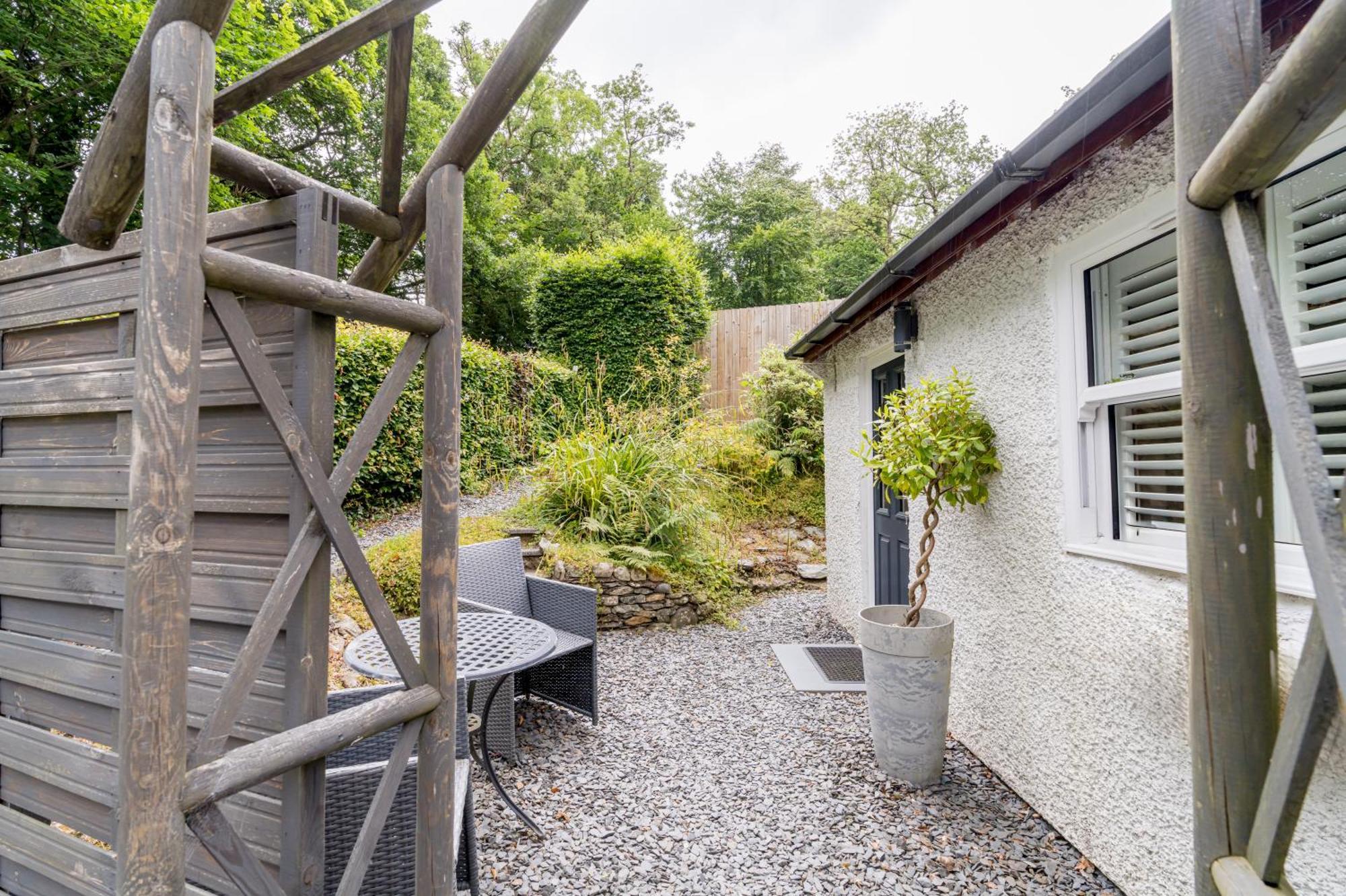 Villa Squirrel Bank, With A Hot Tub & Parking Bowness-on-Windermere Esterno foto