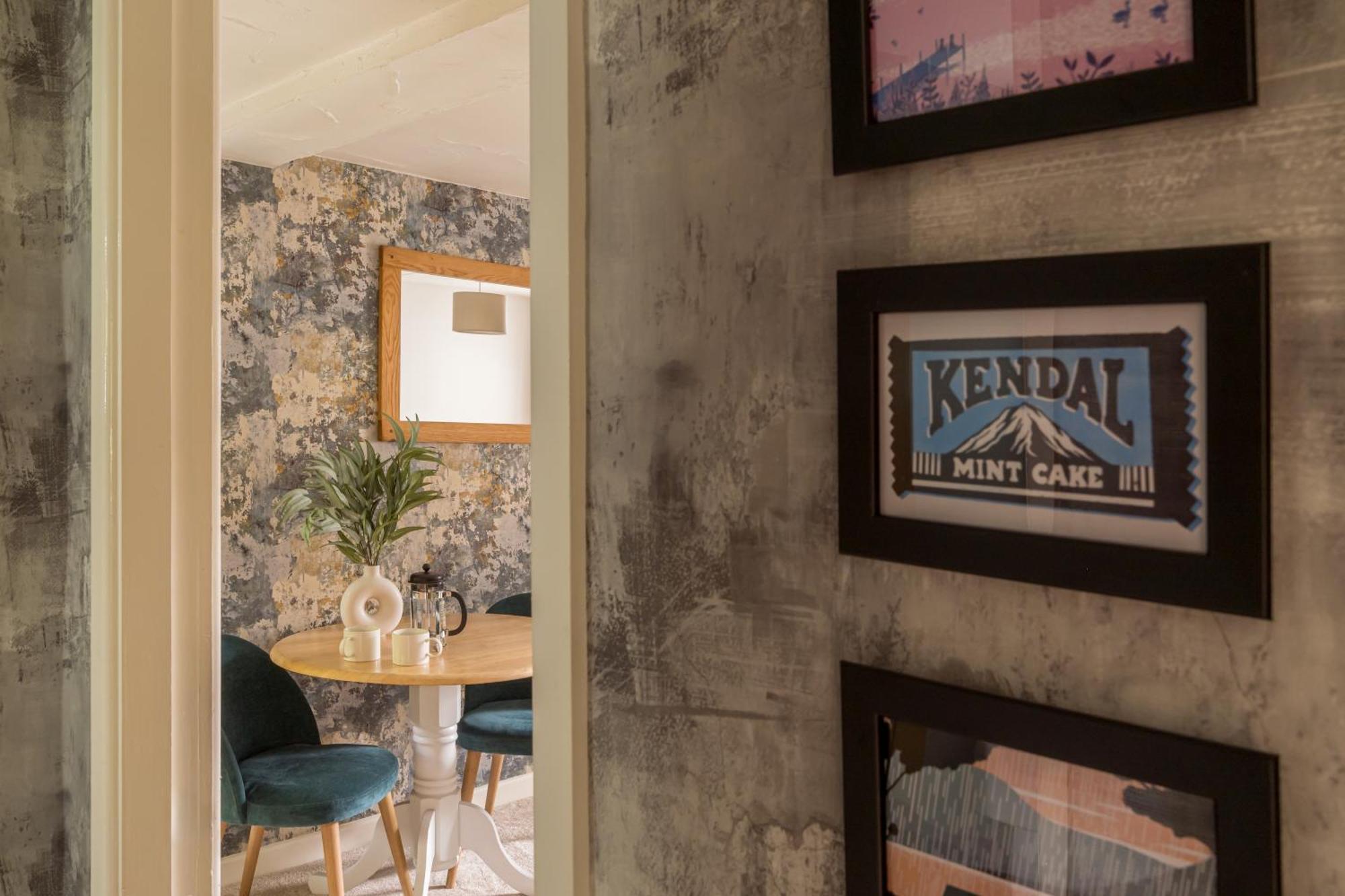 Villa Squirrel Bank, With A Hot Tub & Parking Bowness-on-Windermere Esterno foto
