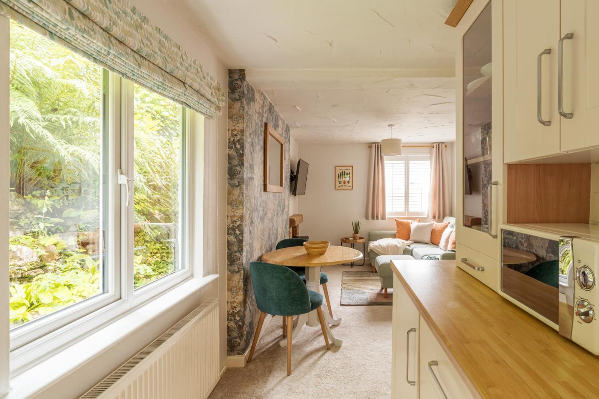 Villa Squirrel Bank, With A Hot Tub & Parking Bowness-on-Windermere Esterno foto